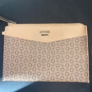 Guess clutch
